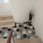 Niko 5 Min To Center شقة *